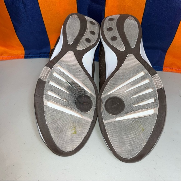 LA GEAR Women's mesh running shoes size 7.5 low top Brown Hook Loop sneakers - Picture 5 of 9